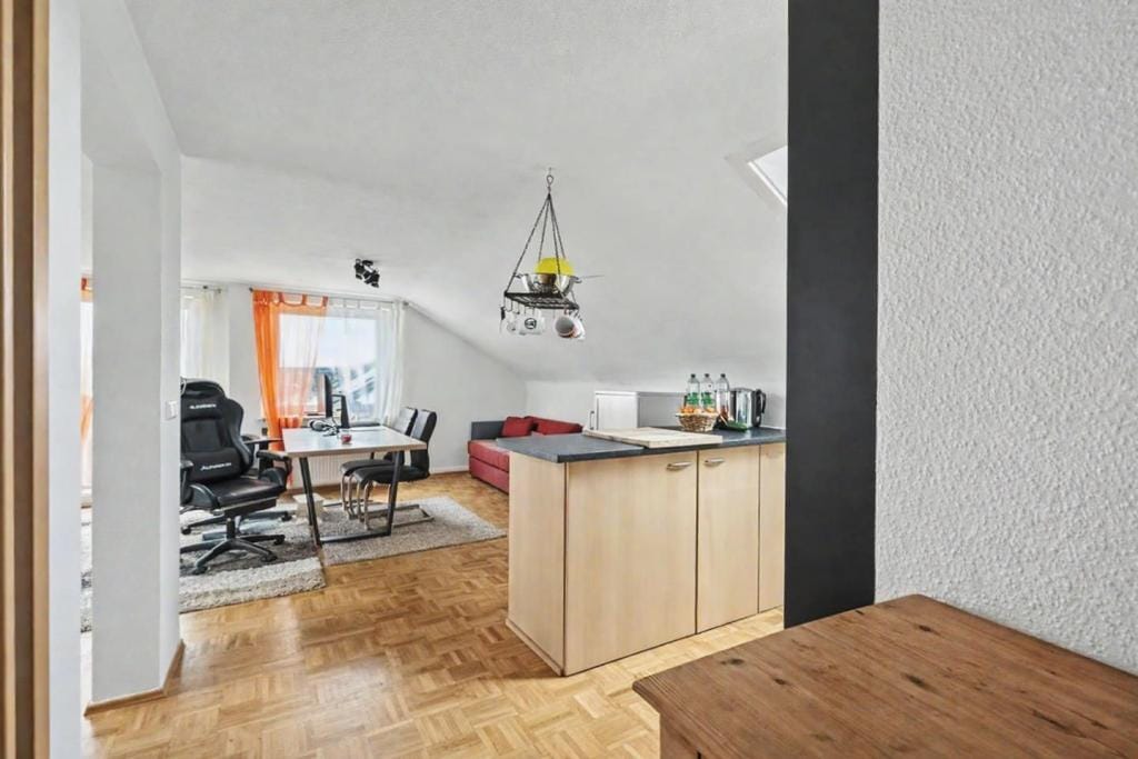 Immobilie in Neckartenzlingen - Dachgeschosswohnung in Neckartenzlingen - Bild 2