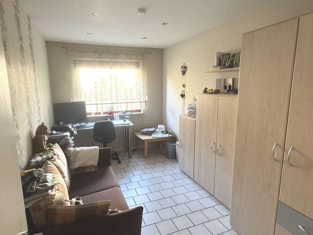 Immobilie in Rheinbrohl - Gepflegtes 3 - Familienhaus mit Doppelgarage und PKW -Stellplatz - Bild 4