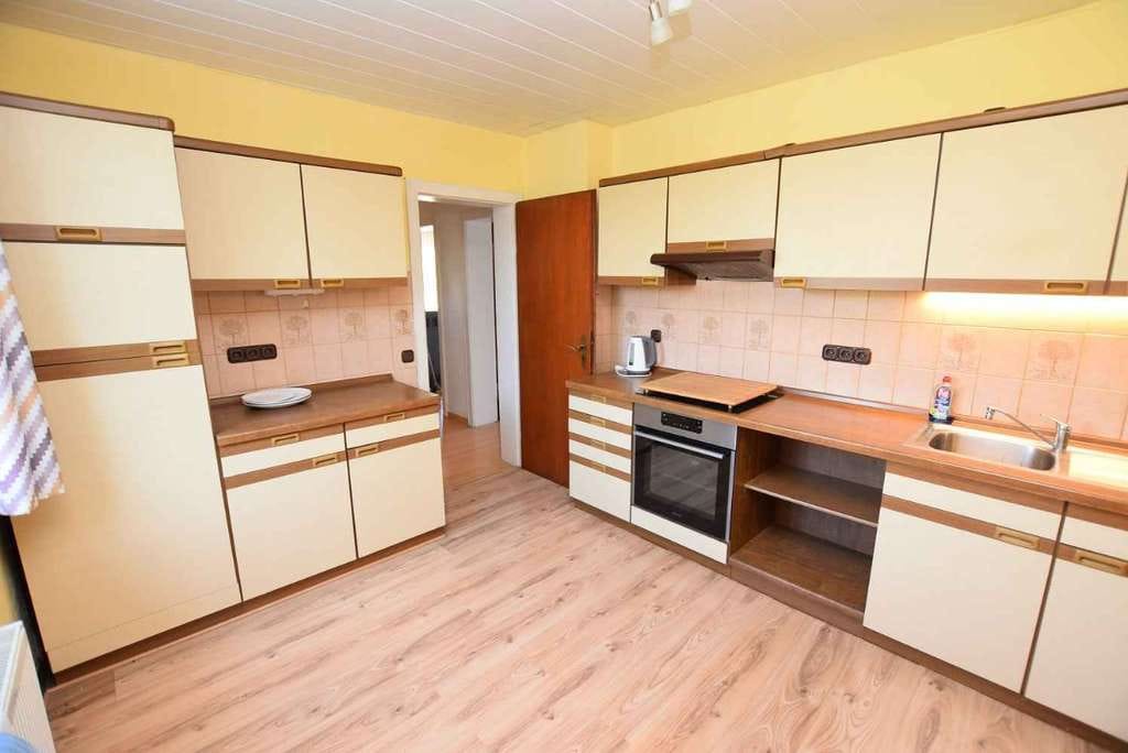 Immobilie in Peine - Großes, freistehendes Einfamilienhaus mit viel Platz, Vollkeller + Garage... - Bild 4