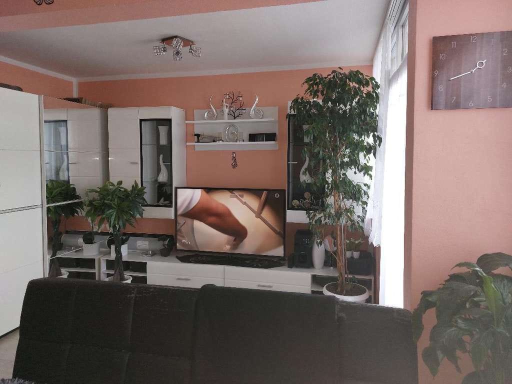 Immobilie in Hattersheim - HATTERSHEIM: Schöne 1-Zi.-Single-Wohnung mit Laminat, Balkon u. EBK - Bild 0