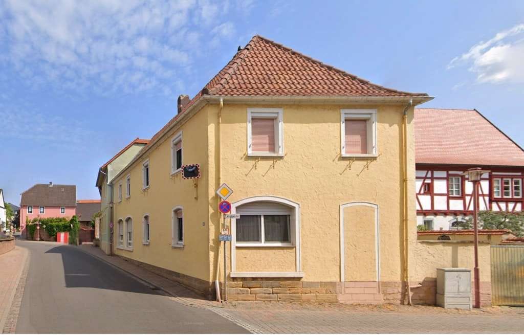 Immobilie in Wachenheim an der Weinstraße - Großzügiges Haus mit 11 Zimmern in Wachenheim an der Weinstraße - Bild 1