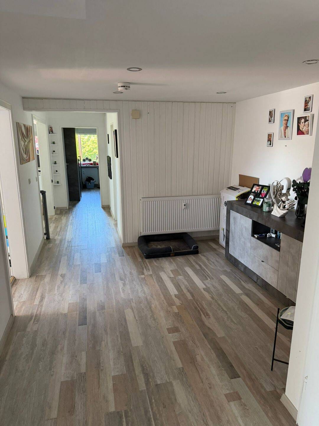 Immobilie in Königsfeld im Schwarzwald - Hochwertig sanierte Wohnung mit Balkon & zusätzlichem Appartment - Bild 2