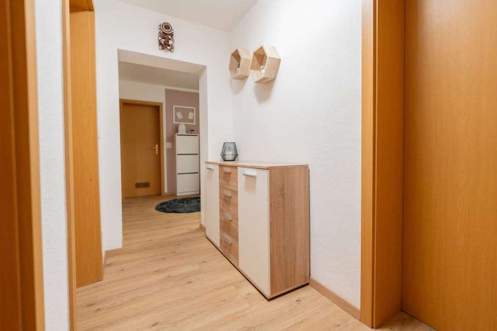 Immobilie in Schalkau - Modernisiertes Wohnhaus mit drei Wohnungen zentral in Schalkau - Bild 3