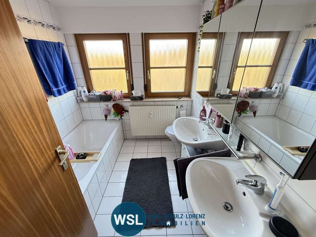 Immobilie in Kusterdingen - Charmante Maisonettewohnung mit 2 große Keller, 2 Balkone und moderner Einbauküche - Bild 3