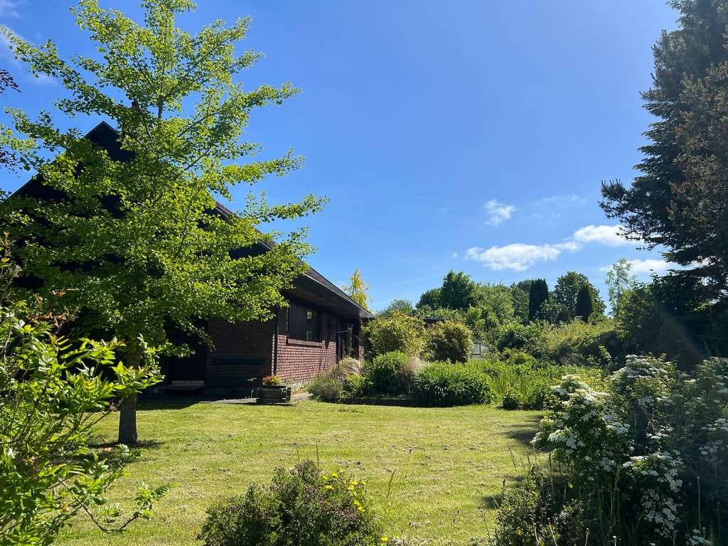 Immobilie in Friedrichstadt - Bungalow mit Ausbaupotential in ruhiger Lage von Friedrichstadt zu verkaufen - Bild 2