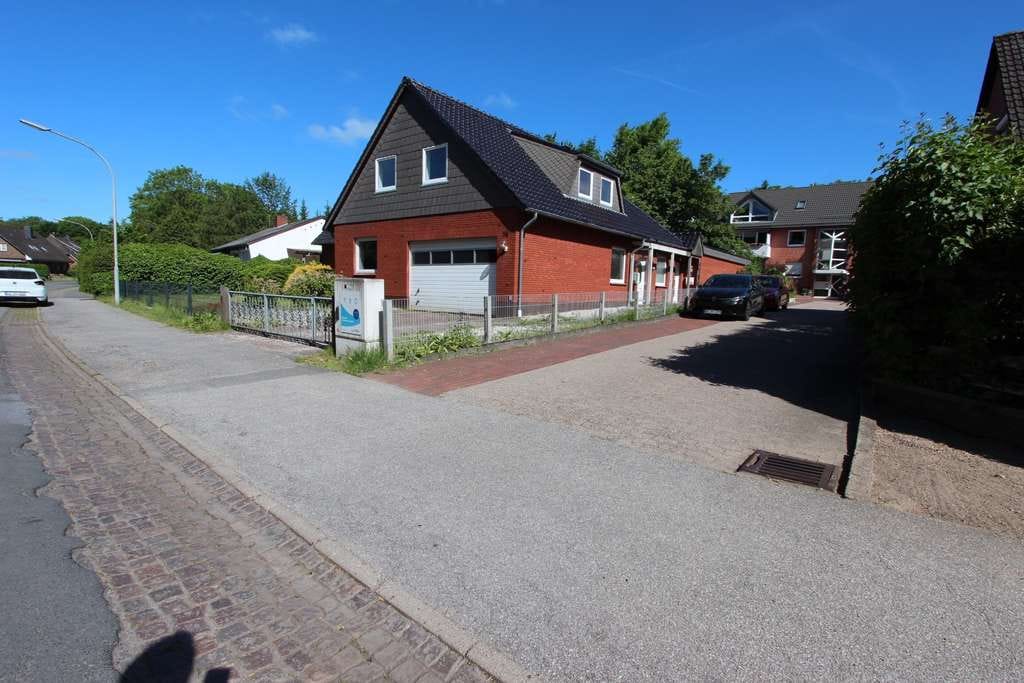 Immobilie in Leck - Energetisch aufwendig modernisiertes Wohnhaus mit 2 Wohneinheiten auf großzügigem Grundstück - Bild 2