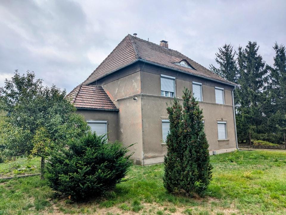 Immobilie in Bad Muskau - Mužakow - Ihre Chance zur individuellen Gestaltung ! Sanierungsbedürftiges Wohnhaus in Bad Muskau/Köbeln - Bild 0
