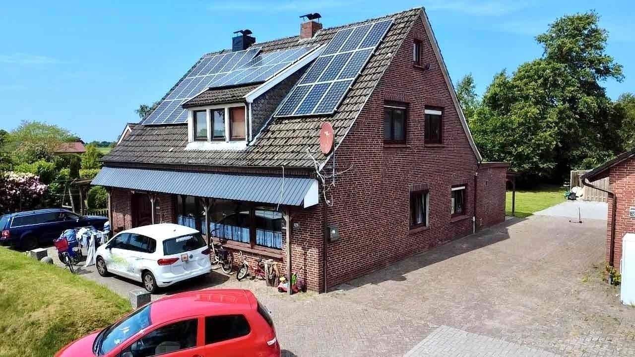 Immobilie in Südbrookmerland - Vielseitiges Wohn- und Geschäftshaus mit 3 Einheiten, kernsanierter Fleischerei & PV-Anlage - Bild 2