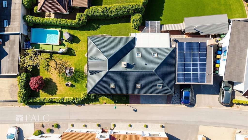 Immobilie in Norddeich - Provisionsfrei: modernisiertes Einfamilienhaus mit Pool und Sauna - Bild 1