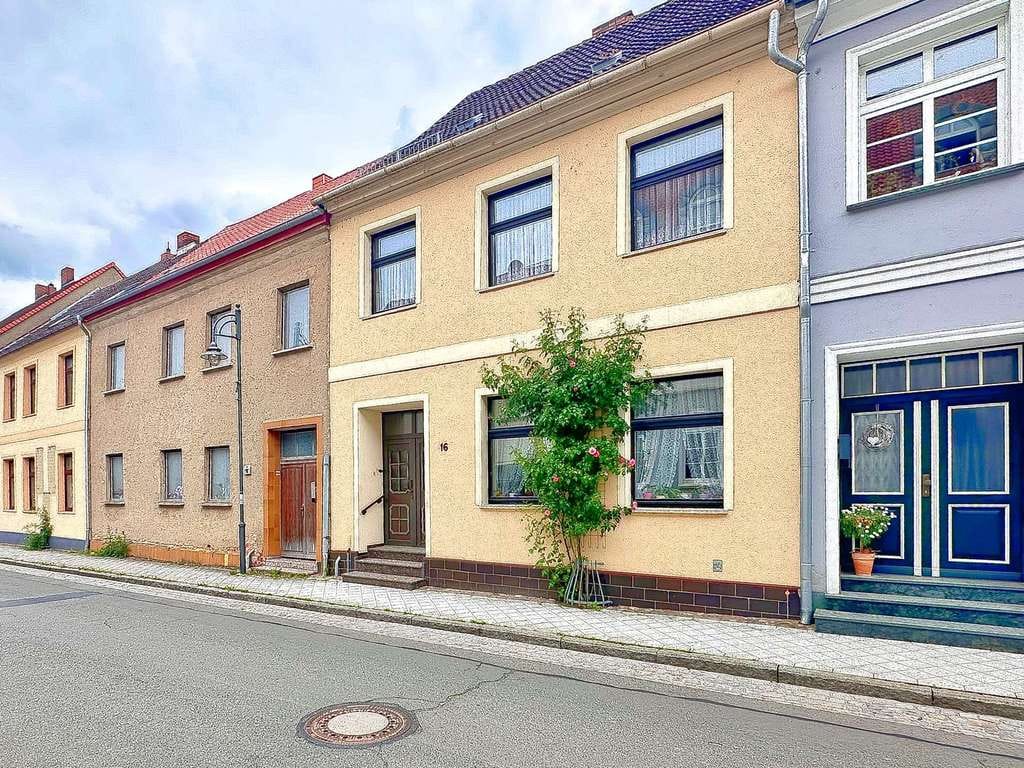 Immobilie in Stavenhagen - Reihenmittelhaus mit Gestaltungspotenzial in Zentrumsnähe - Bild 2