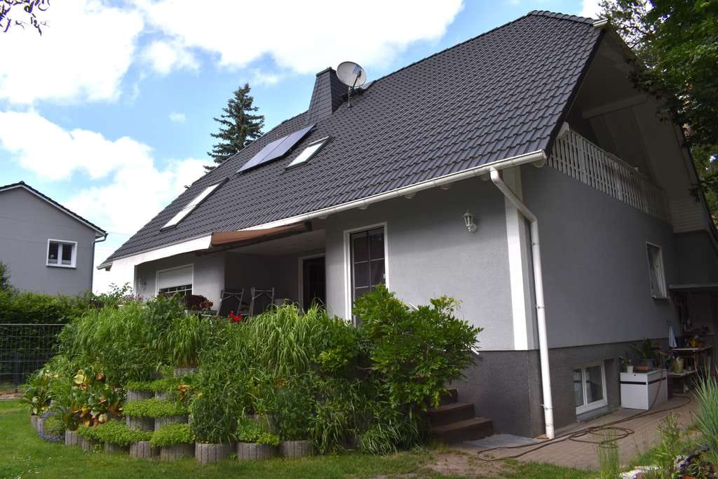 Immobilie in Neuenhagen bei Berlin - Einfamilienhaus (mit ELW und Souterrain)Bj.2000 (provisionsfrei) - Bild 2