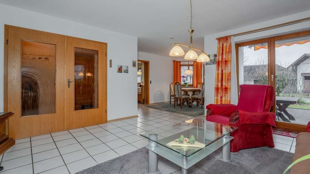 Immobilie in Mühlhausen-Ehingen - Gepflegtes Einfamilienhaus mit großzügigem Grundstück und Mühlhausen-Ehingen - Bild 4