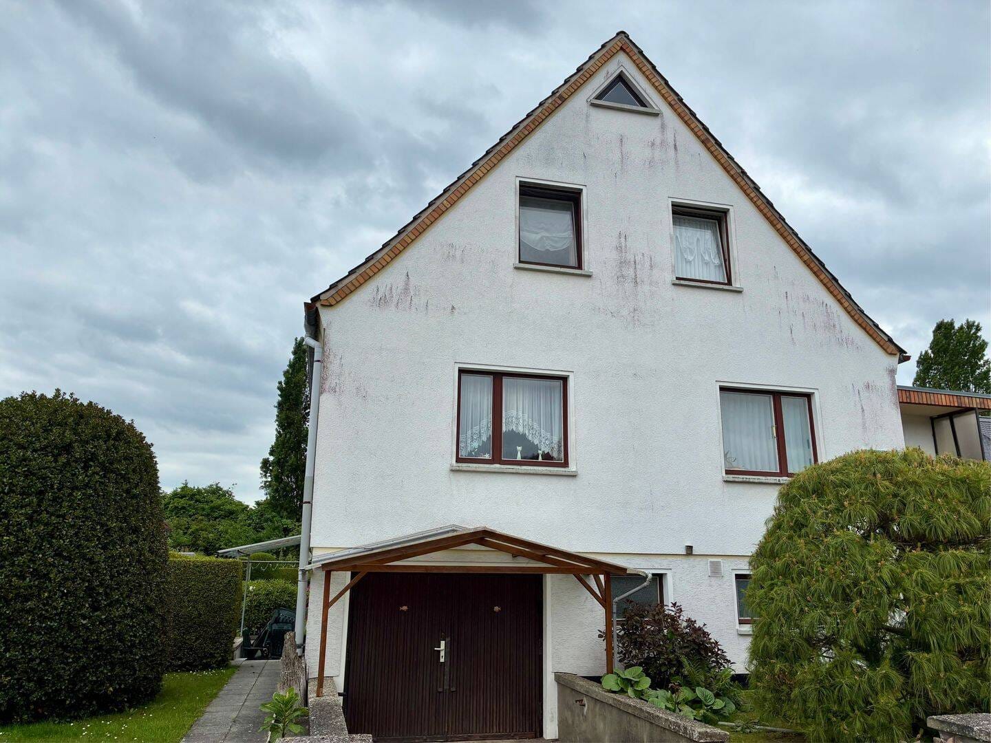Immobilie in Graal-Müritz - Geräumiges sanierungsbedürftiges Einfamilienhaus mit Terrasse und Bungalow in Graal-Müritz - Bild 0