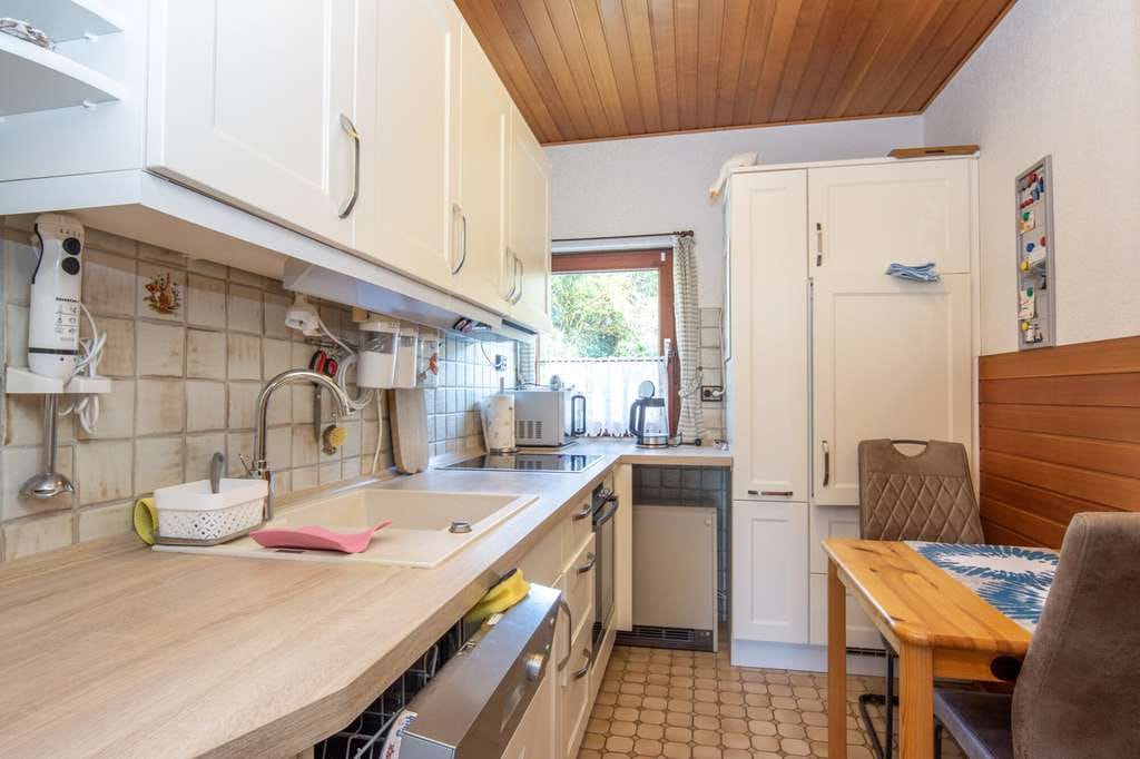 Immobilie in Bünsdorf - Ein Ort zum Durchatmen – Nurdachhaus mit Sauna in ruhiger Seelage - Bild 4