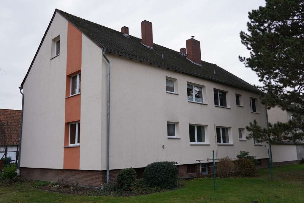 Immobilie in Lehrte - * Anlageobjekt in Lehrte/Hämelerwald * - Mehrfamilienhaus mit 4 Wohnungen u. 4 Garagen - Bild 2