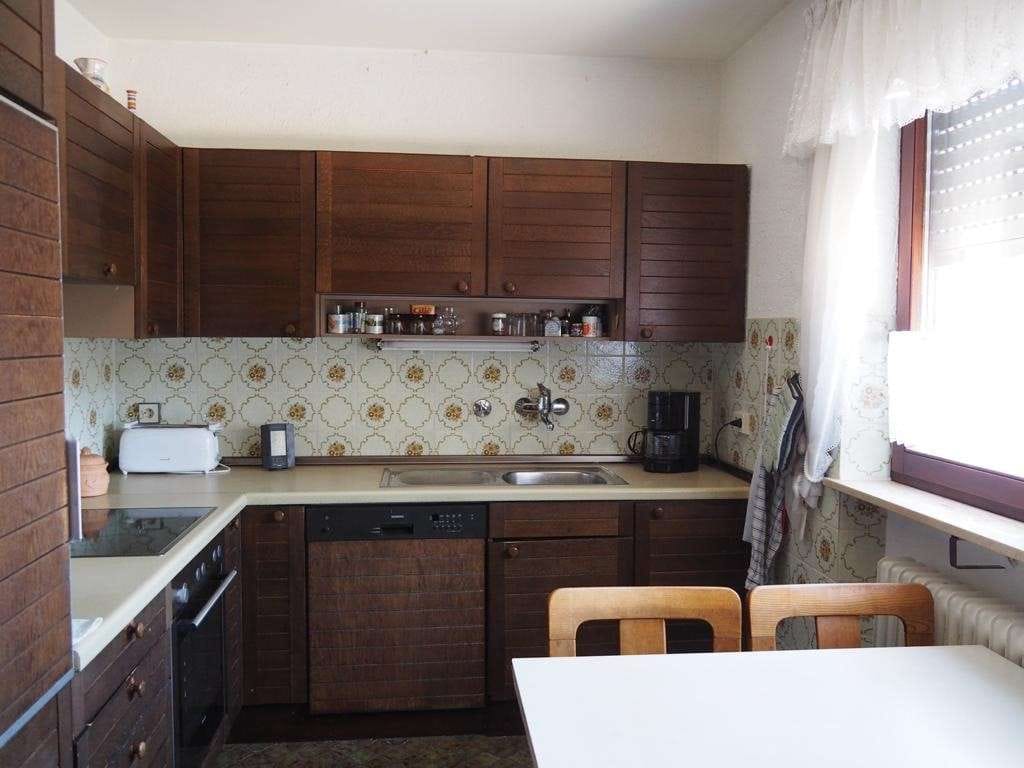Immobilie in Steinheim am Albuch - Zweifamilienhaus,  2 große 4 Zimmer Wohnungen, Keller, Garage mit Garten und großem Grundstück - Bild 3