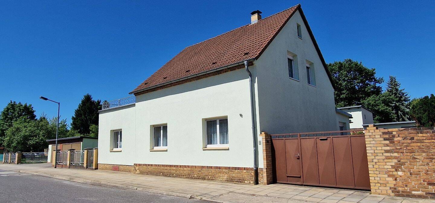 Immobilie in Lauchhammer - Brauchen Sie etwas mehr Platz?  Großes Einfamilienhaus mit schönem Grundstück im Zentrum von Lauchhammer - Bild 0