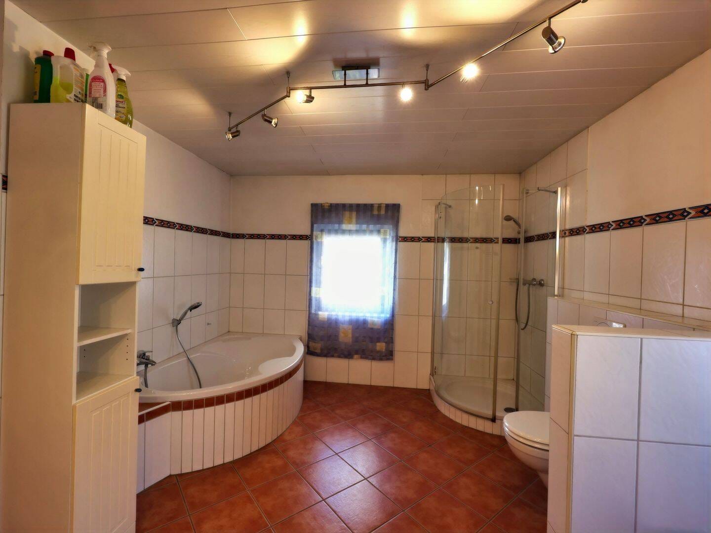 Immobilie in Schöffengrund - Ihr neues Zuhause mit Raum für Ideen - Dreiseitenhof mit Potenzial und Charme - Bild 3