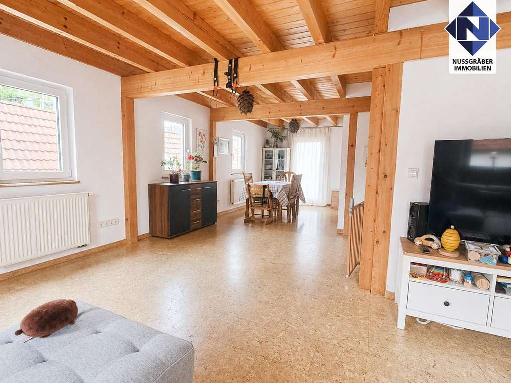 Immobilie in Frickenhausen - Gemütliches Reihenendhaus mit Dachterrasse und Galeriezimmer – ideal für Paare, kleine Familie - Bild 2