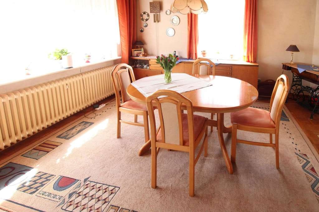 Immobilie in Pohnsdorf - Gepflegtes EFH mit großem Garten  & Doppelgarage nahe des Postsees - Bild 2