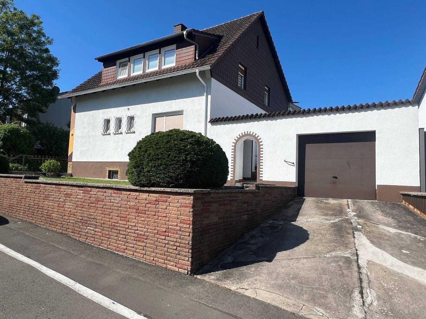 Immobilie in Meisenheim - Top-Gelegenheit! Gepflegtes Ein-Zweifamilienhaus mit schönem Garten in Meisenheim zu verkaufen. - Bild 0
