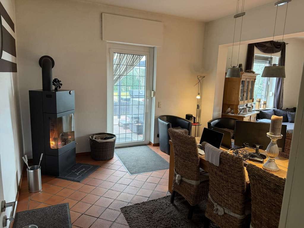 Immobilie in Schermbeck - Stilvoll modernisiertes Einfamilienhaus mit separatem Praxisbereich und großem Garten! - Bild 2