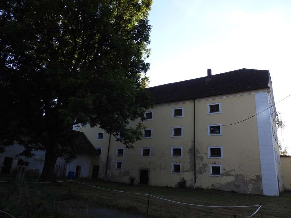 Immobilie in Neuhaus am Inn - Hofstelle mit denkmalgeschützten Gebäuden - ehemalige Abtei Vornbach - Bild 4