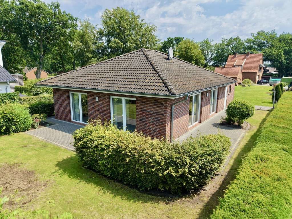 Immobilie in Emlichheim - Komfortabler Bungalow in ruhiger und zentraler Wohnlage von Emlichheim - Bild 2