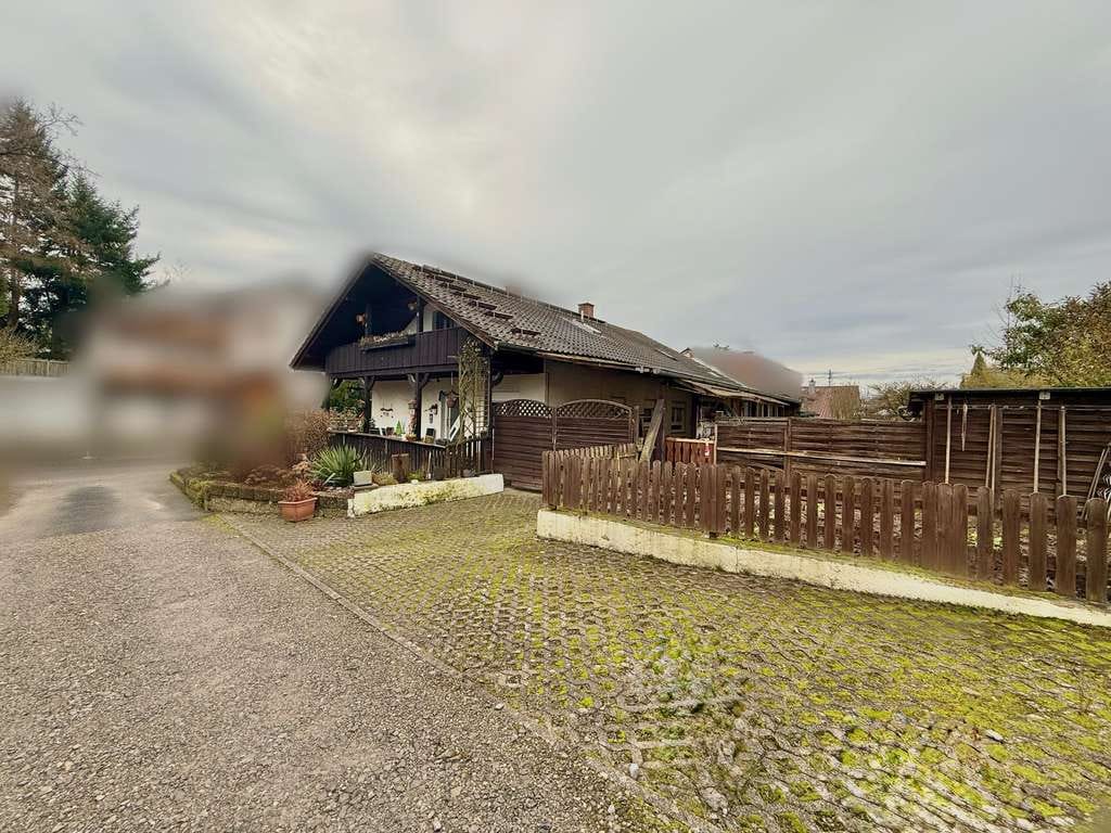 Immobilie in Aglasterhausen - Marko Winter Immobilien - Aglasterhausen: Freistehendes Einfamilienhaus mit Terrasse und Garten - Bild 3