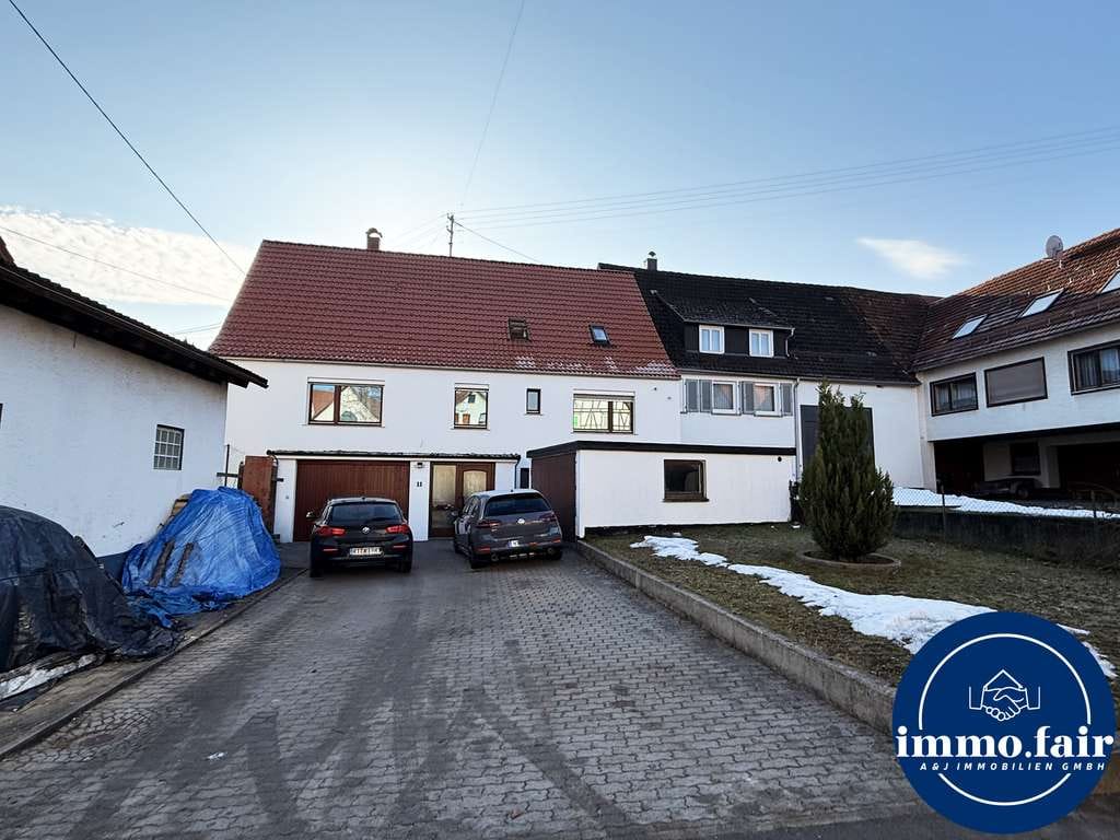 Immobilie in Grabenstetten - 🏡✨ Traumhaft saniertes Zweifamilienhaus – Perfekt für Familien 👨‍👩‍👧‍👦🌿 - Bild 1