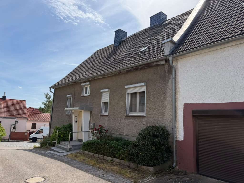 Immobilie in Nemsdorf-Göhrendorf - Ländliches Familienhaus mit Innenhof, Scheune und viel Potenzial in Nemsdorf - Bild 2