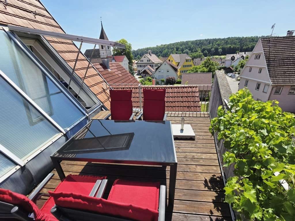 Immobilie in Aidlingen - OPEN HOUSE: SA, 25.04.2026 v. 10:30-12:30 UHR - Modernes 5,5-Zi.-Townhouse mit Dachterrasse & Garage - Bild 0