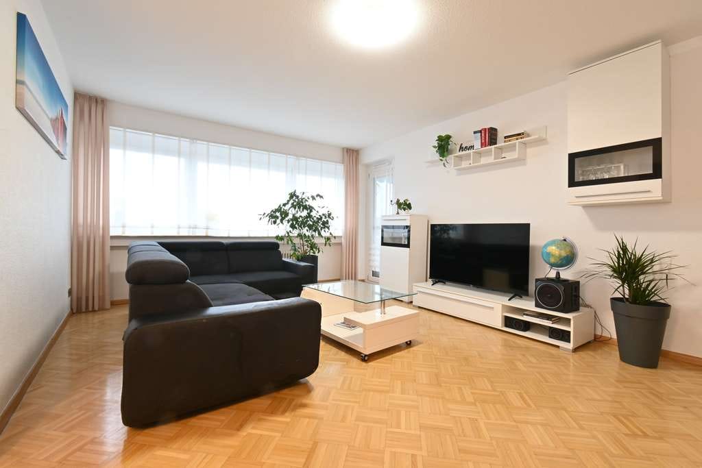 Immobilie in Endingen - Viel Platz für Ihre Wohnträume 
4-Zimmer-Eigentumswohnung mit Aufzug in Endingen - Bild 2