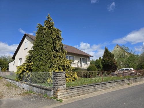 Immobilie in Waigolshausen - Einfamilienhaus mit Garage und Garten in 97534 Waigolshausen (ID 10654) - Bild 4