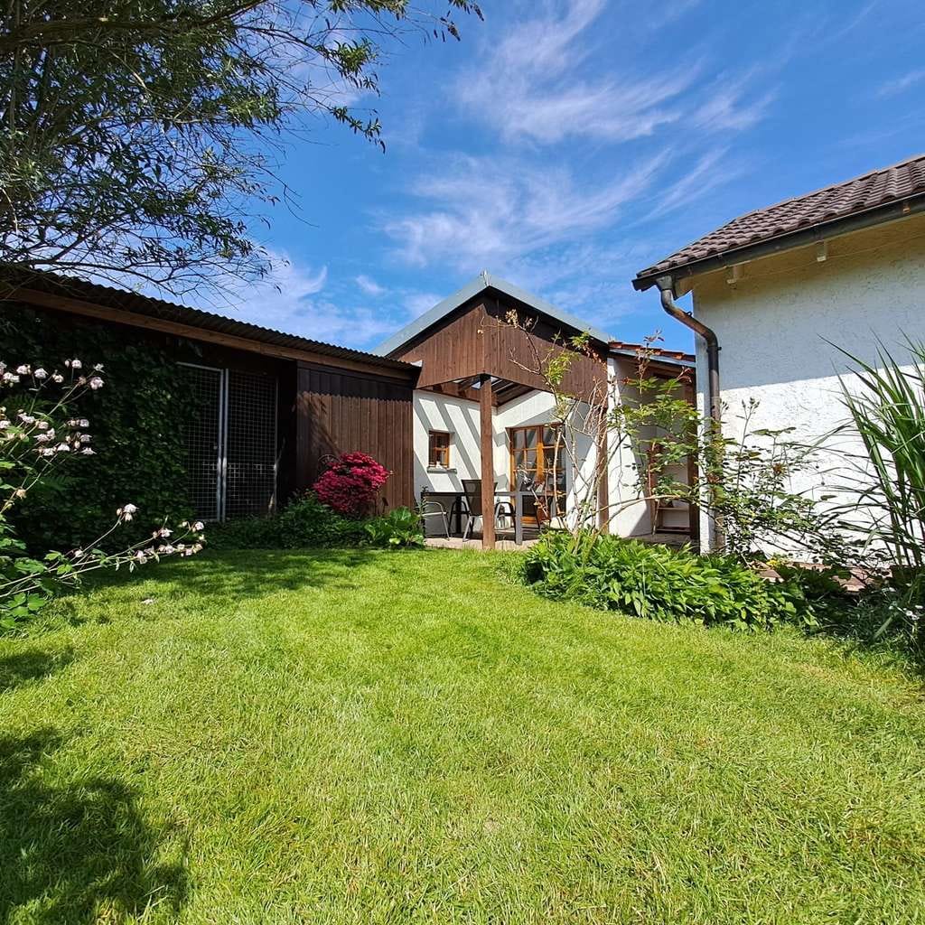 Immobilie in Erharting - Garten - Garage - Fahrradraum mit Strom - Bild 4