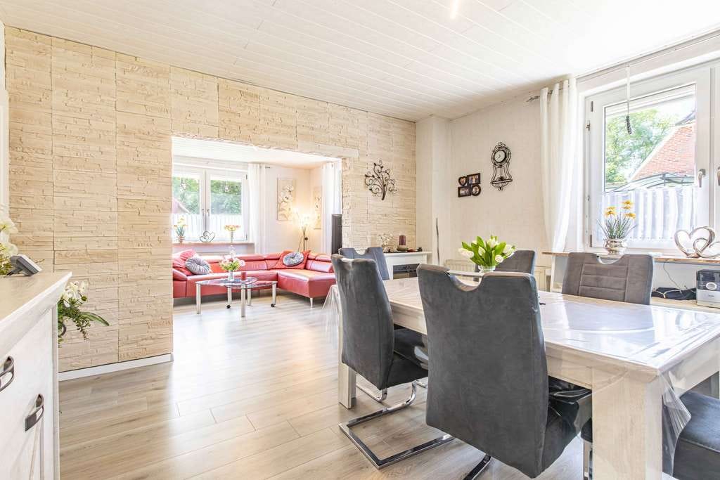 Immobilie in Krummhörn - Gepflegtes Einfamilienhaus mit Wohlfühlcharakter - Bild 1