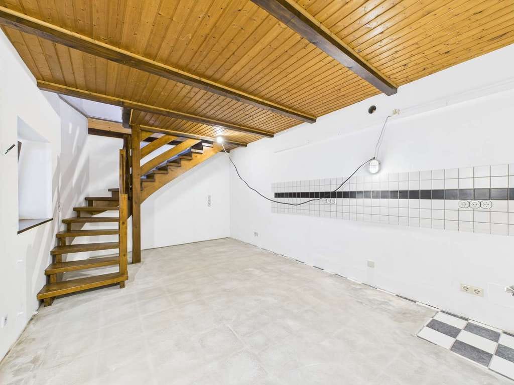Immobilie in Ober-Mörlen - Viel Raum für Ideen:Wohnhaus mit eigener Gewerbe‑/Hobbyeinheit in geschützter Hoflage in Ober-Mörlen - Bild 4
