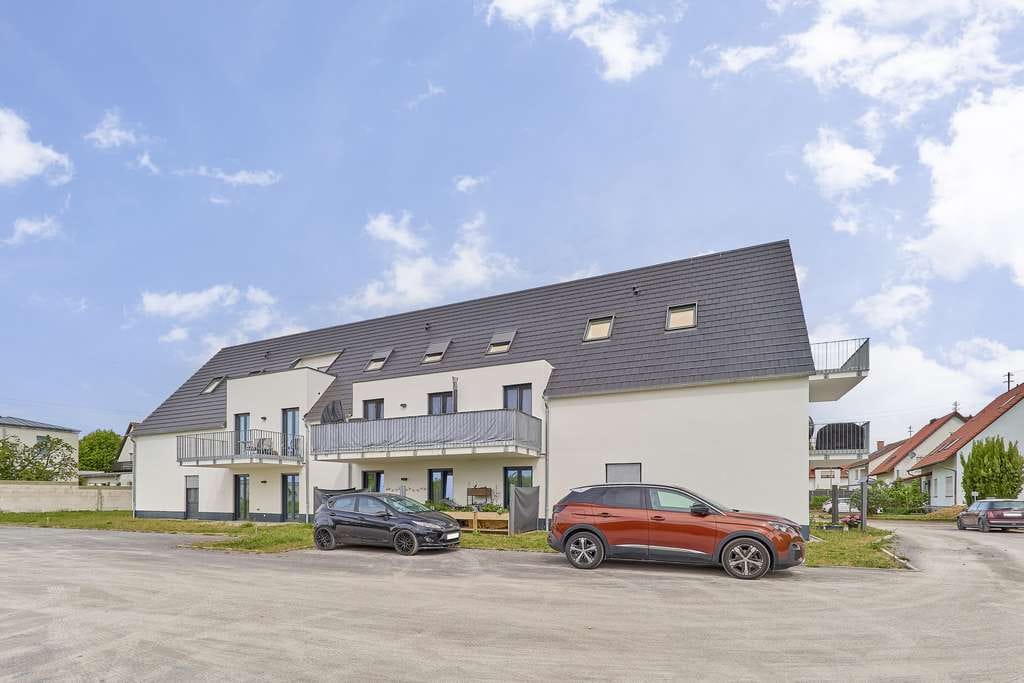 Immobilie in Hochstadt (Pfalz) - ++ NEUWERTIGE 2 ZKBBalkon im EG eines Mehrparteienhauses! ++ - Bild 1