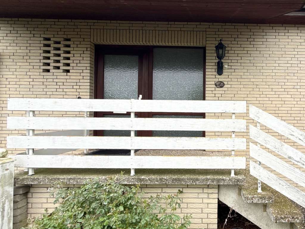 Immobilie in Hillerse - Massiver Bungalow in traumhafter Feldrandlage mit Vollkeller im Dornröschenschlaf - Bild 2