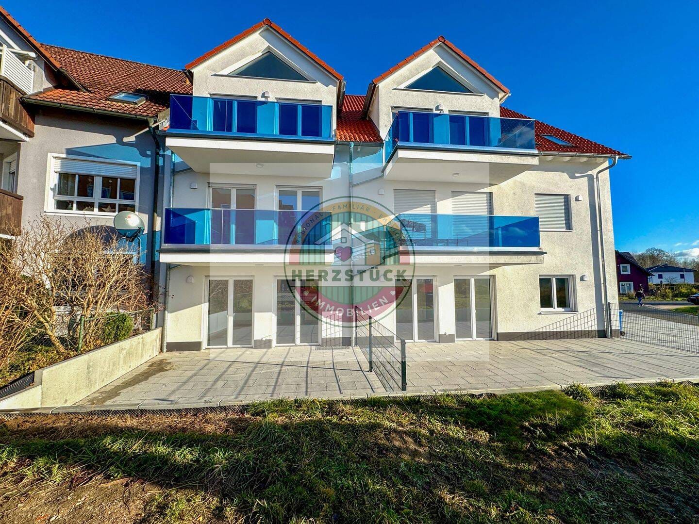 Immobilie in Waidhaus - Stilvolle Neubauwohnung mit Balkon & hochwertiger Ausstattung - KfW-40 | Provisionsfrei - Bild 1
