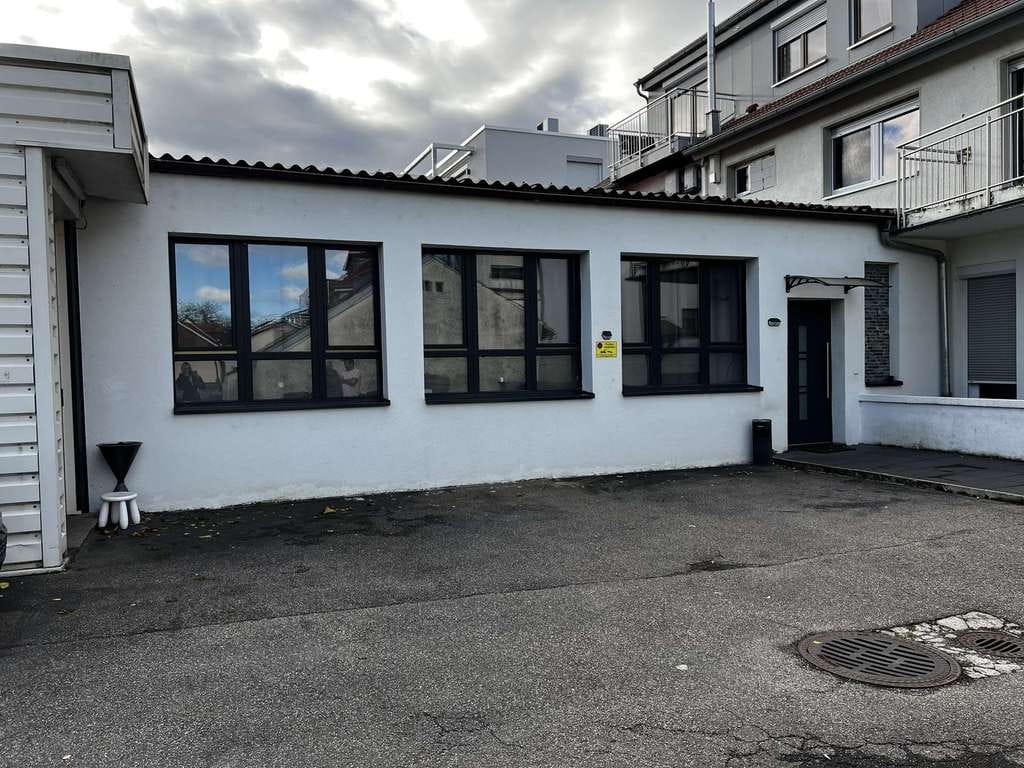 Immobilie in Niefern-Öschelbronn - Sehr großzügige 5 Zimmer Wohnung im Hinterhof mit Stellplatz zu verkaufen! - Bild 0