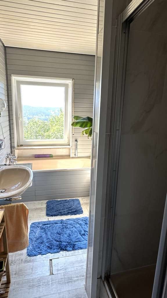 Immobilie in Eisenberg (Pfalz) - Einfamilienhaus in Split-Level-Architektur im beliebten Wohngebiet Steinborn - Bild 3