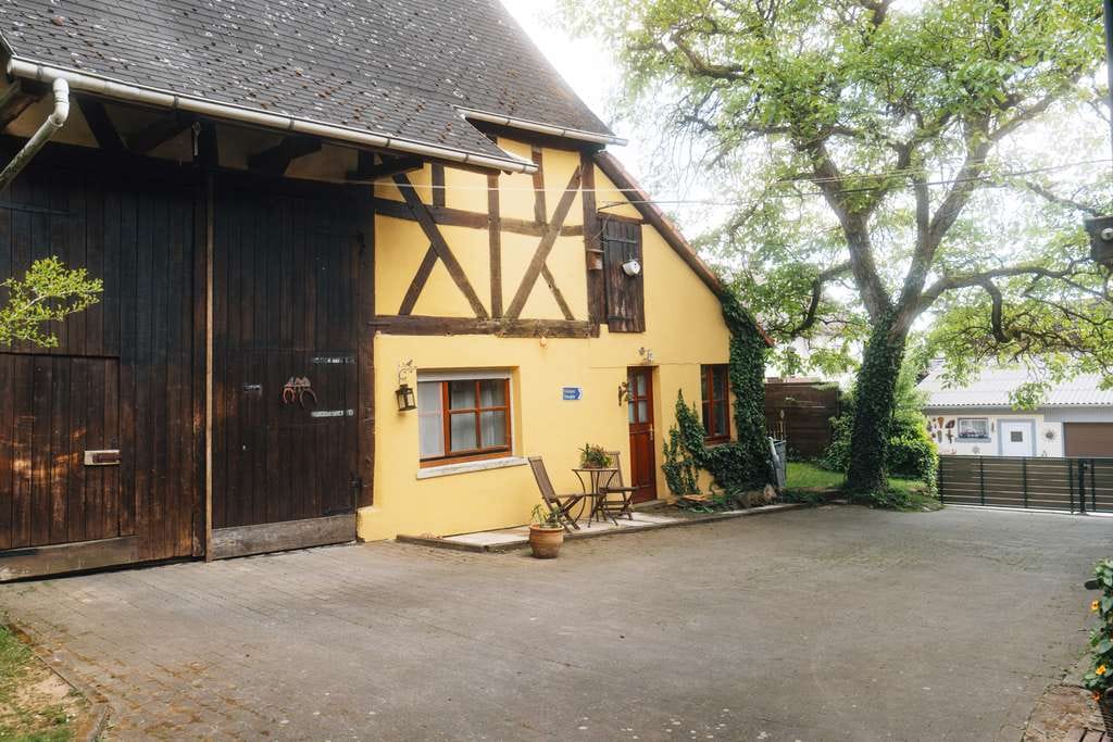 Immobilie in Hohenahr - Liebevoll restaurierte Hofreite mit historischem Fachwerkcharme und idyllischem Innenhof - Bild 4