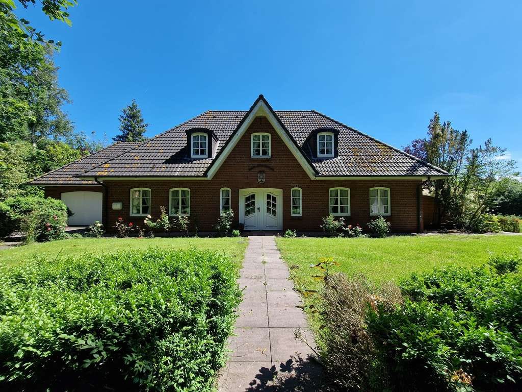 Immobilie in Tetenbüll - Einfamilienhaus mit Garage Viel Raum für Familie, Leben und Mehrgenerationen nahe St. Peter- Ording - Bild 1