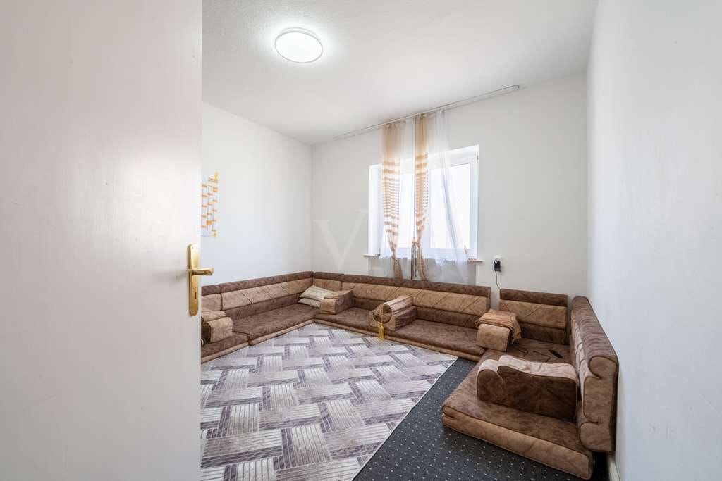 Immobilie in Höhr-Grenzhausen - Wohn- und Geschäftshaus im Herzen von Höhr-Grenzhausen - Bild 1
