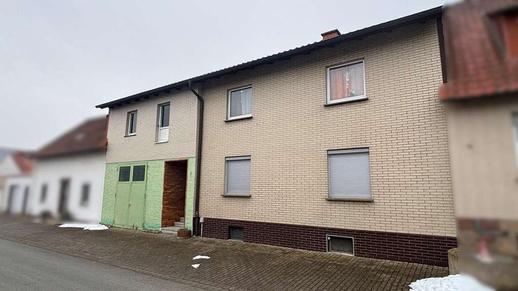 Immobilie in Willebadessen - Einfamilienhaus mit Ausbaupotenzial in ruhiger Lage - Bild 2