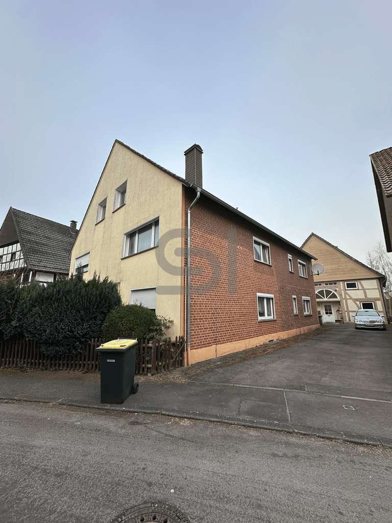 Immobilie in Barntrup - Solides Investment: Teils vermietetes Mehrfamilienhaus in Barntrup-Alverdissen – Sofort verfügbar - Bild 1