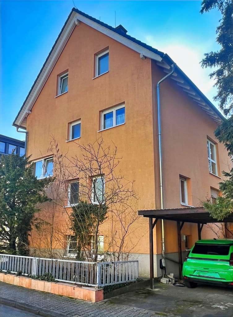 Immobilie in Erzhausen - Gepflegtes 2–3-Familienhaus mit PV-Anlage, Nebengebäude, Pool und 660 m² Grundstück in Erzhausen - Bild 2