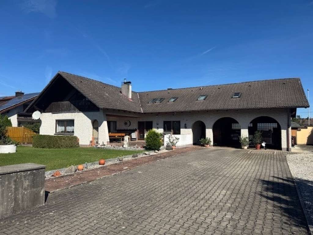 Immobilie in Klosterlechfeld - Sehr schönes großzügiges Haus in Klosterlechfeld - Top Lage - Bild 2