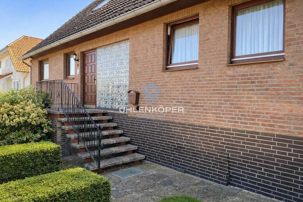 Immobilie in Wriedel - Viel Raum, viele Möglichkeiten – Einfamilienhaus mit Einliegerwohnung und 2 Garagen - Bild 1